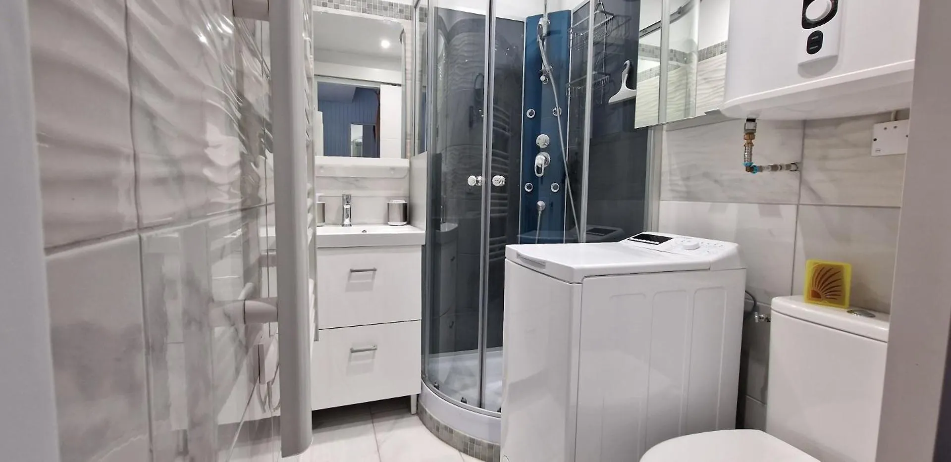 Joli Studio Refait A Neuf Bormes-les-Mimosas Apartment