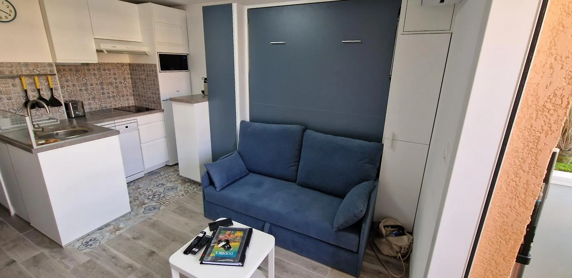 Joli Studio Refait A Neuf Bormes-les-Mimosas Apartment